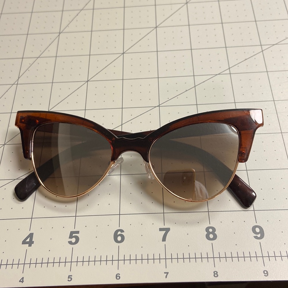 Retro Cateye Plastic Sunglass